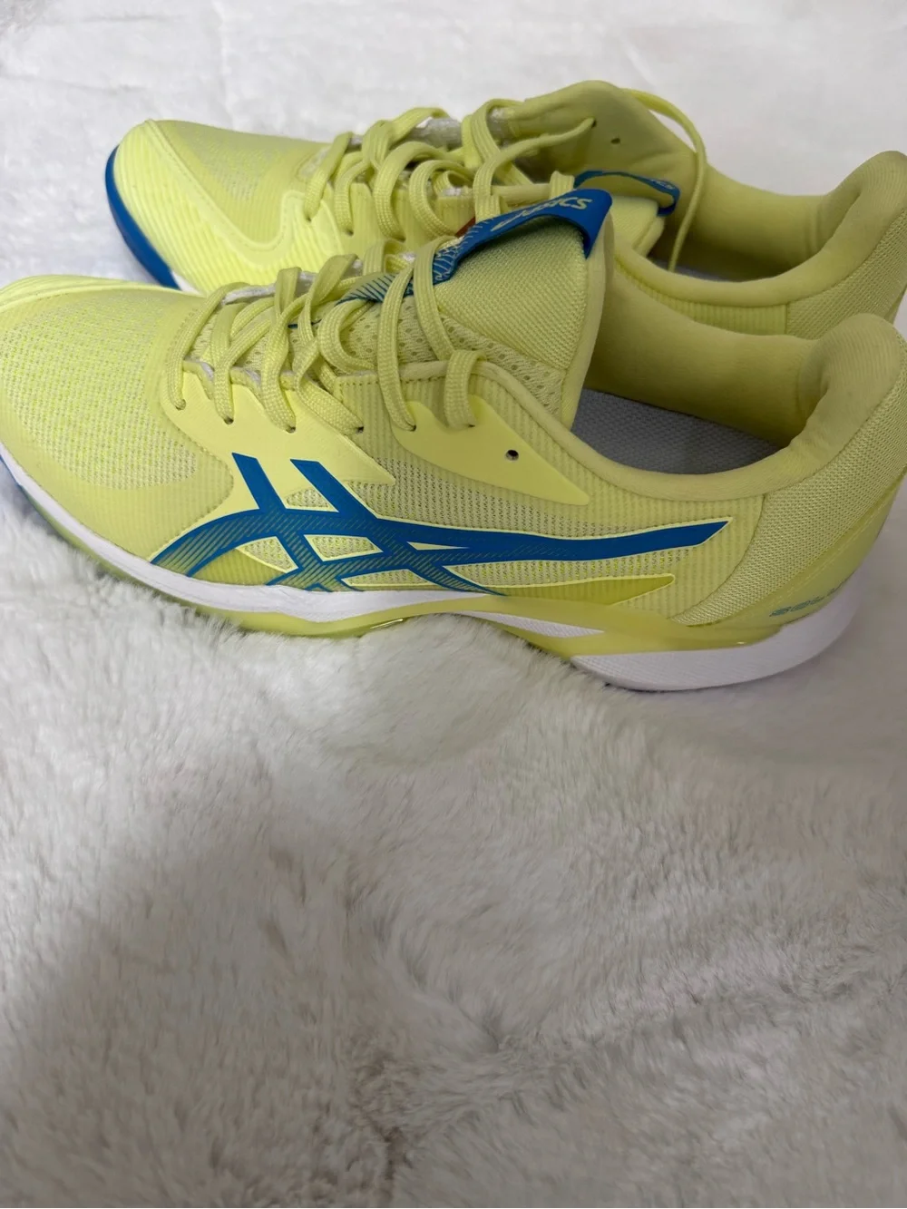 💛 ASICS Women’s 9.5 Running Shoes Yellow Blue NEW Without Box